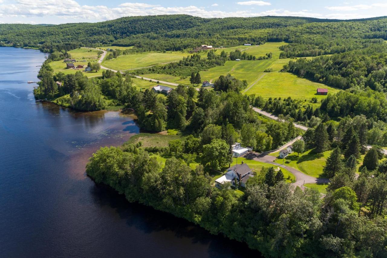 Bed and Breakfast Auberge La Maison Bellemare Saint-Jean-des Piles Exterior foto